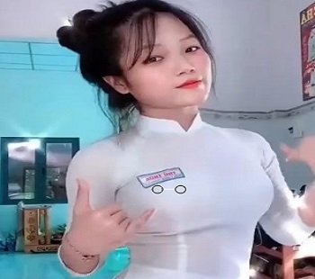 Em gái THPT nứng lồn thủ dân cực sướng